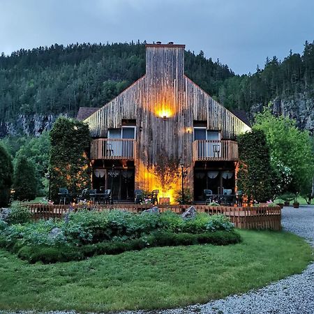 Auberge Du Jardin Petit-Saguenay Exterior foto