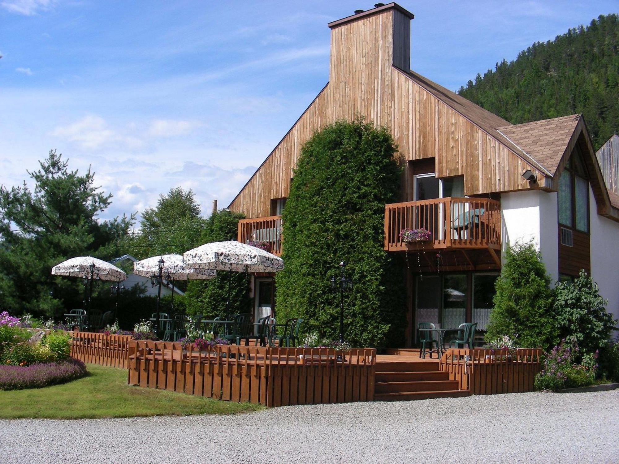 Auberge Du Jardin Petit-Saguenay Exterior foto
